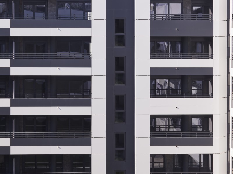 Detalle de fachada del Residencial Vía Verde